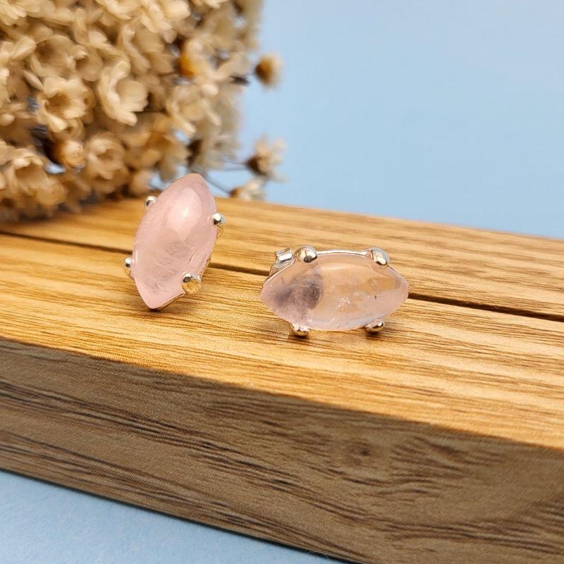 BRINCO PEDRA NATURAL COR QUARTZO ROSA PRATA 925