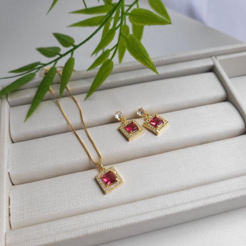 CONJUNTO PEDRA QUADRADA VERMELHO