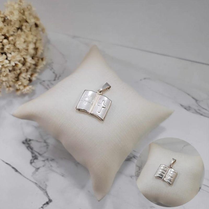 PINGENTE DE PRATA 925 BÍBLIA SAGRADA