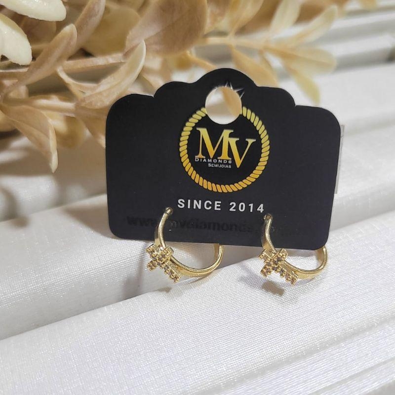 ARGOLA COM CUZ CRAVEJADA PEQUENA BANHADA A OURO 18K