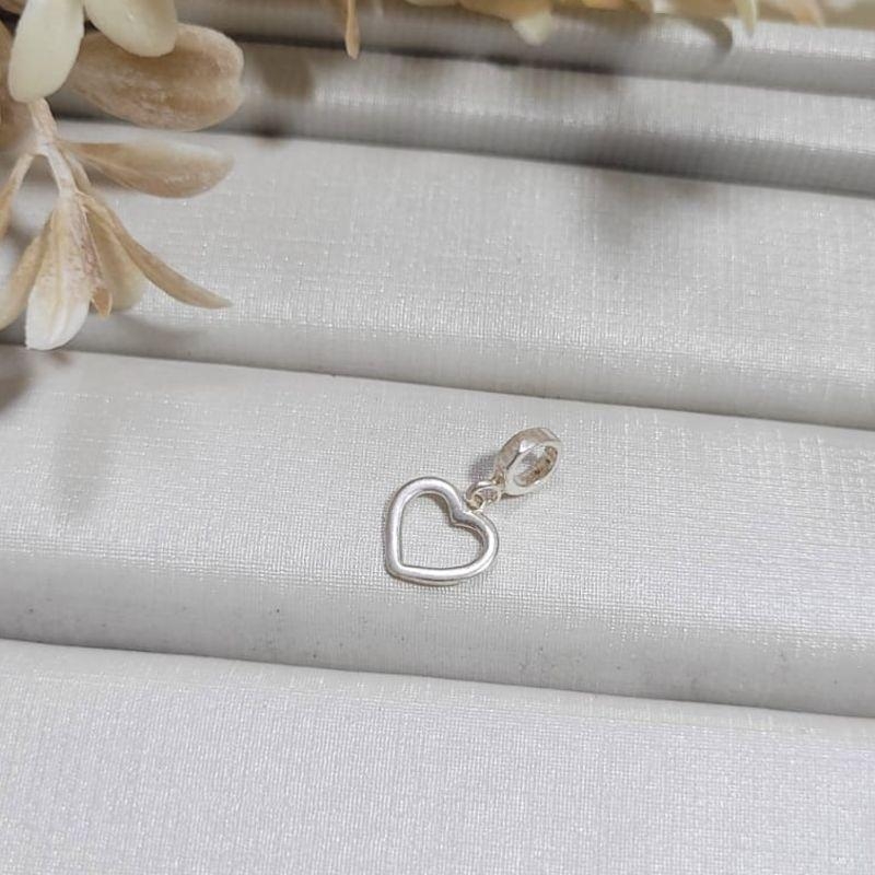 Berloque coracao  liso vazado M prata 925