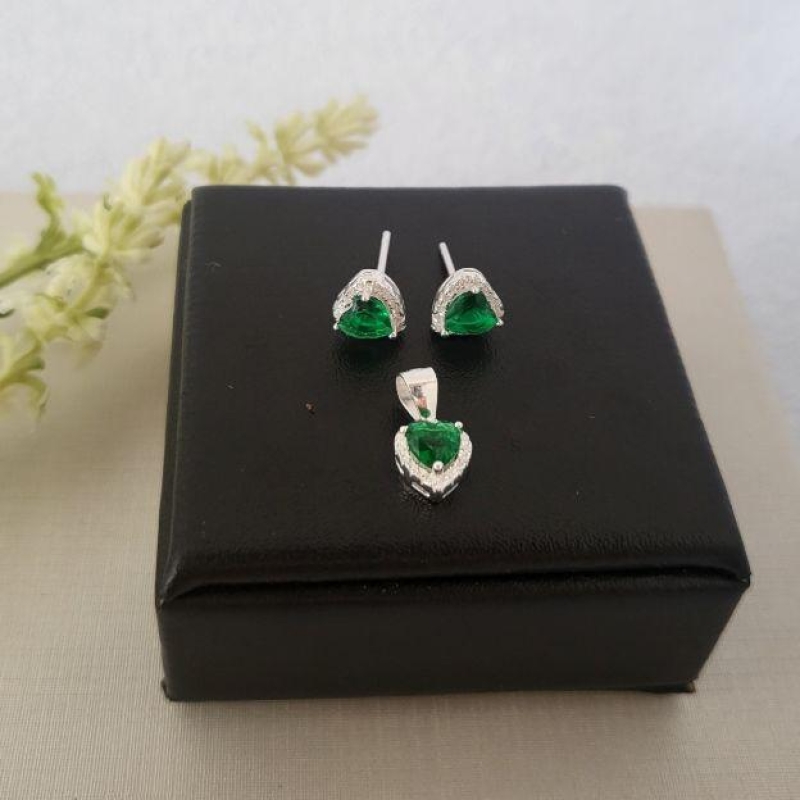 CONJUNTO CORACAO ZIRC PEDRA ESMERALDA PRATA