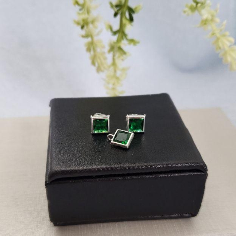 CONJUNTO PEDRA ESMERALDA PRATA