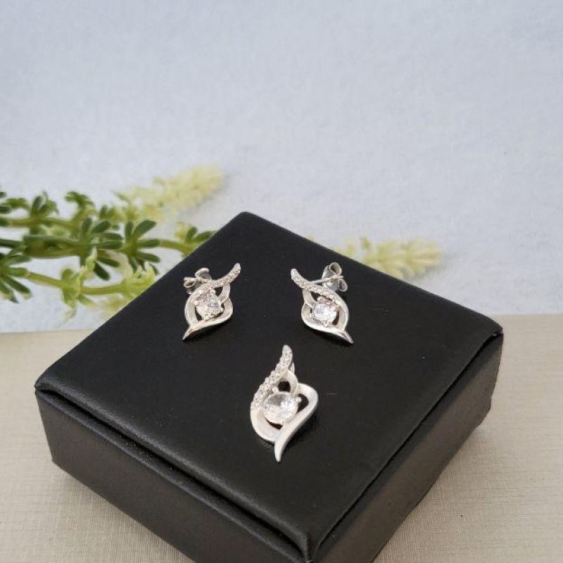 CONJUNTO PRATA CRAVEJADO