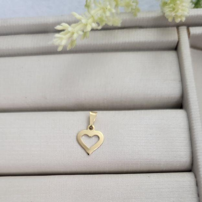 PINGENTE CORAÇÃO VAZADO BANHADO A OURO 18K