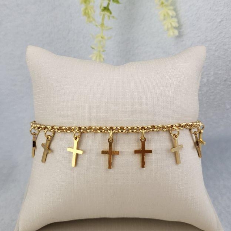 PULSEIRA COM PINGENTE CRUZ BANHADO A OURO 18K TAM20CM