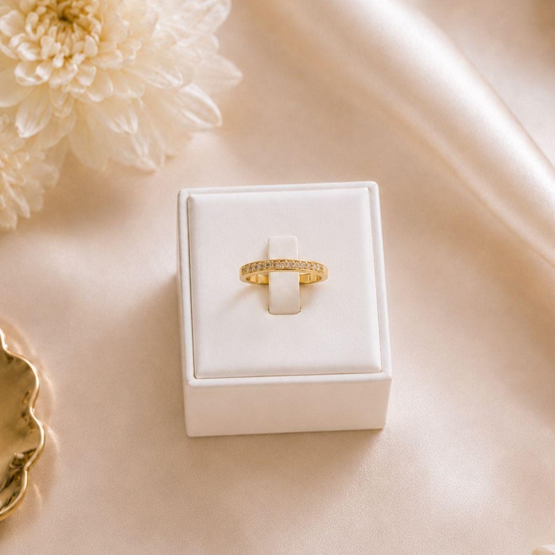 Anel   aparador 14 zirconias  banhado a ouro 18k