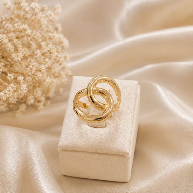 Anel entrelacado banhado a ouro 18K