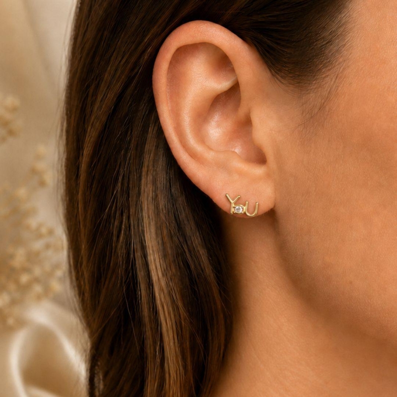 BRINCO YOU COM UMA ZIRCONIA BANHADO A OURO 18K