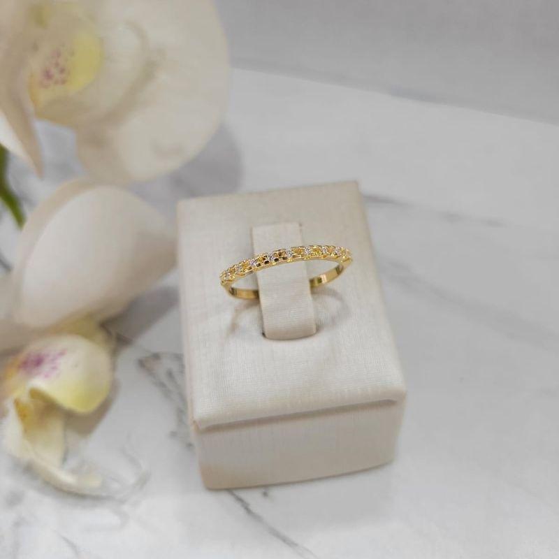 Anel aparador com 9 zirconias cristal banhado a ouro 18K
