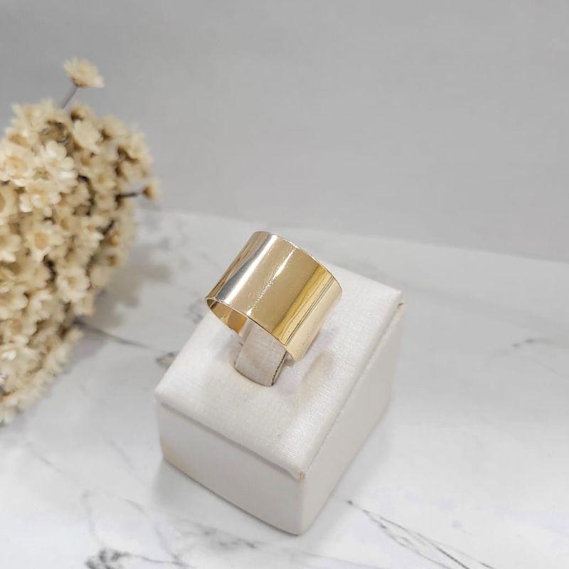 Anel chapa lisa arredondado banhado a ouro 18k