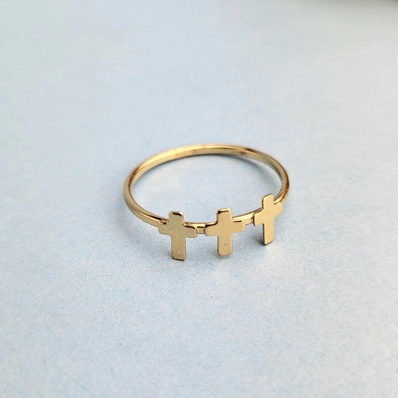 ANEL COM 3 CRUCIFIXOS BANHADO A OURO 18K