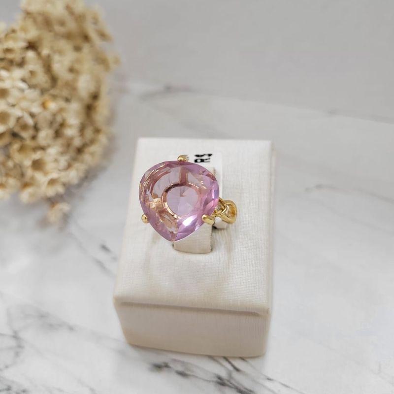 ANEL PEDRA GOTA GRANDE HG COR AMETISTA COM 2 ZIRCÔNIAS BANHADO A OURO 18K
