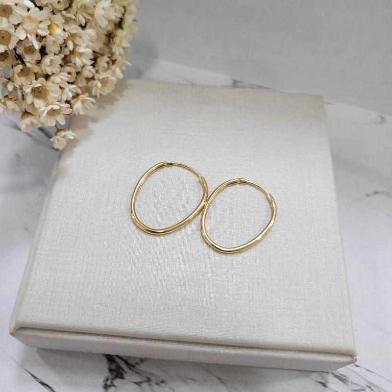ARGOLA OVAL FECHADA LISA 2,5CM   BANHADO A OURO 18K