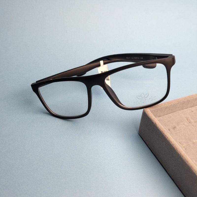 Armacao para oculos de grau masculino quadrado na cor preta com detalhe marrom nas pernas
