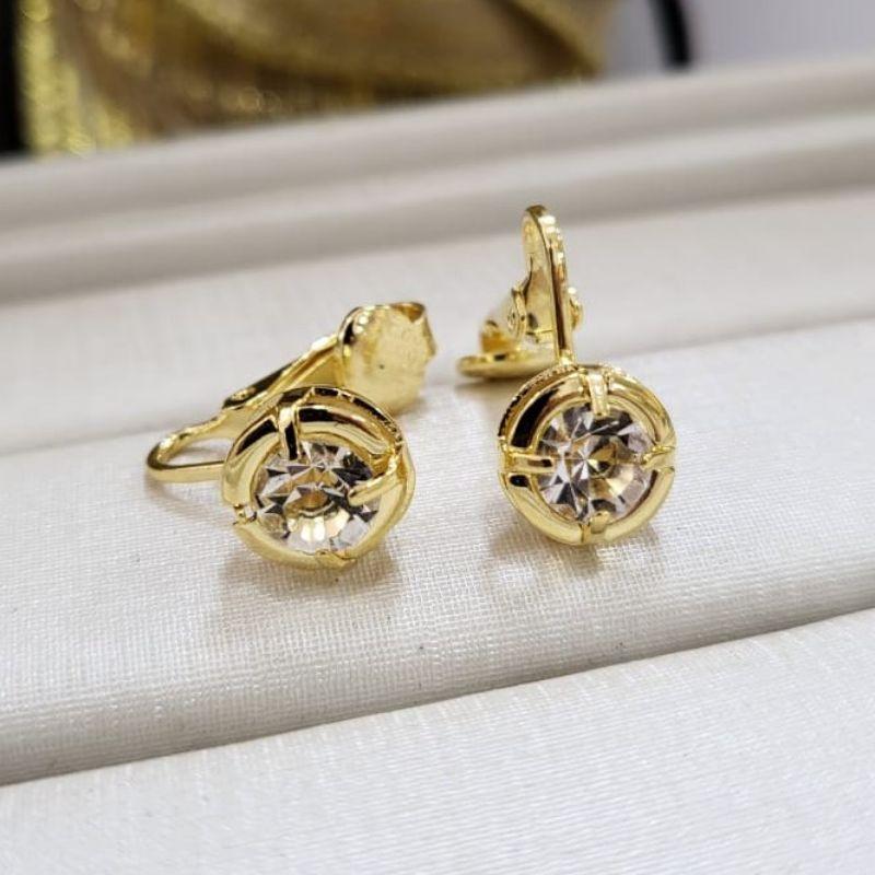 Brinco de pressao com ponto de luz grande com banhado a ouro 18K