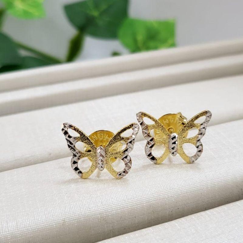 Brinco ourinho borboleta com asas vazadas duas cores branco e dourado banhado a ouro 18k