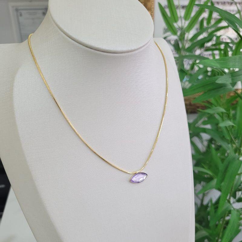 Chocker rabo de rato com uma pedra na cor lilas banhado a ouro 18k