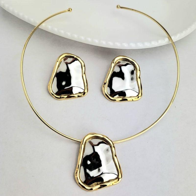 Conjunto organico moldura no banho de ouro 18k e centro bola no rodio branco