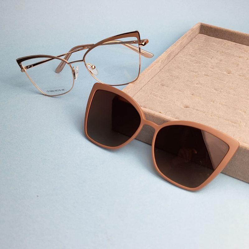 Oculos femi gatinho lente clip-on marrom claro armacao dourada perna rose