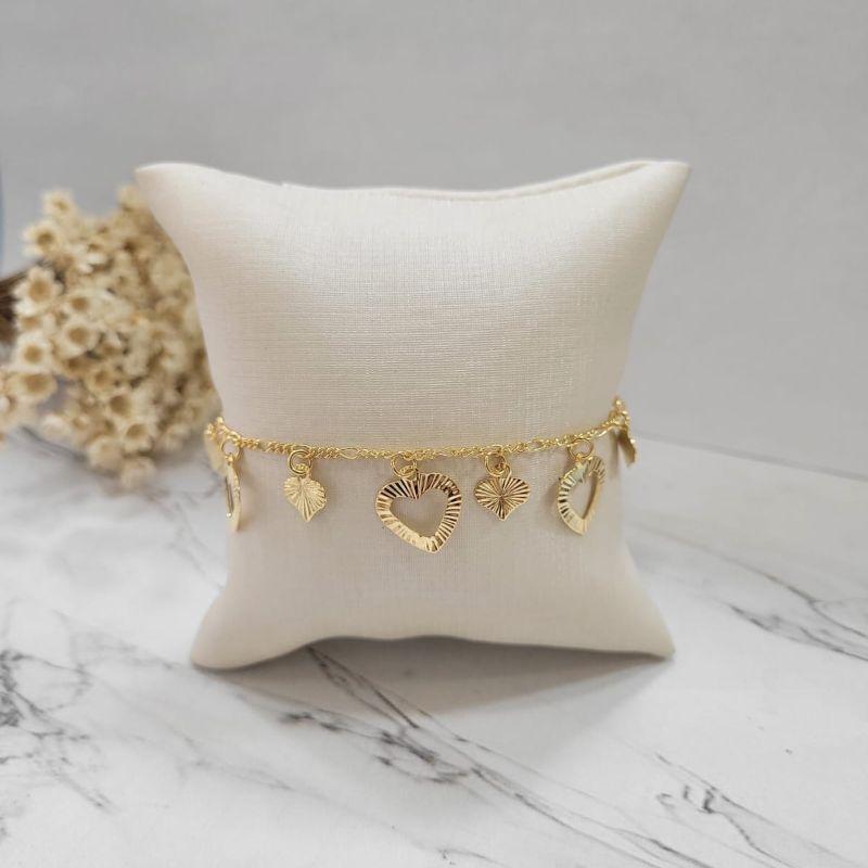 Pulseira coracoes diamantados vazados G e coracoes pequenos com extensor  banhado a ouro 18k