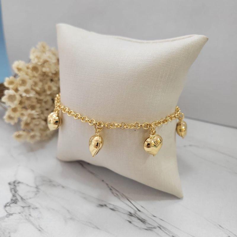 Pulseira elo portugues com 5 coracoes lisos pequenos com extensor  banhado a ouro 18k