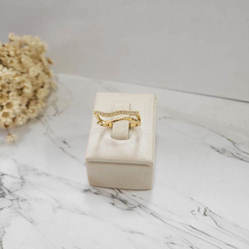 Anel  aro duplo liso e base reta com onda em zirconia banhado a ouro 18k