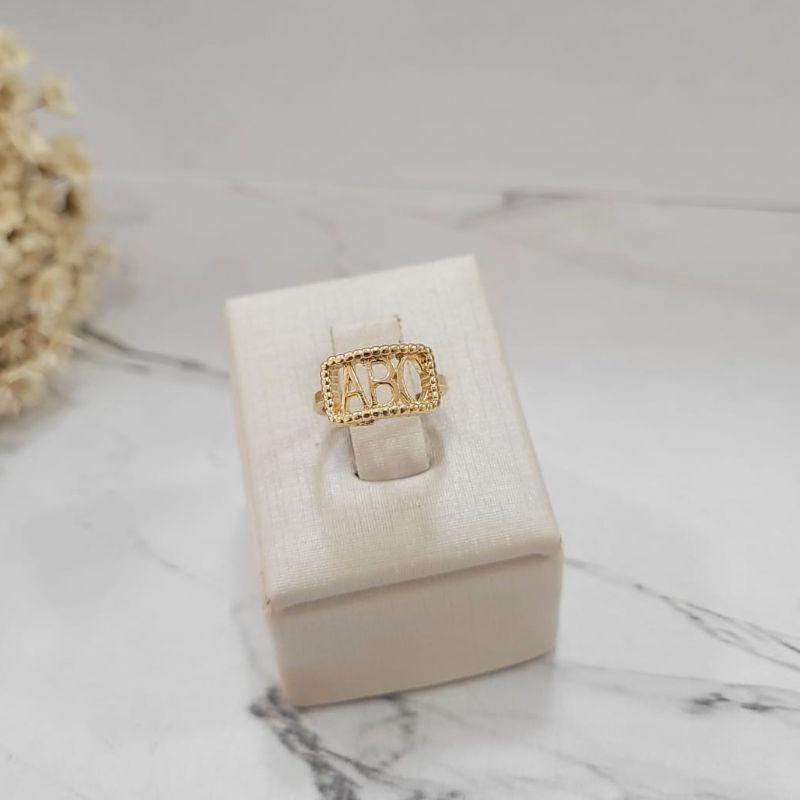Anel com quadrado ABC  06 banhado a ouro 18k