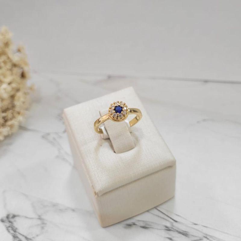 Anel de formatura feminino pedra redonda na cor azul bic com zirconias banhado a ouro 18k