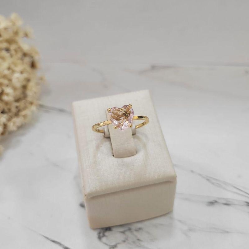 ANEL PEDRA HG CORACAO GARRA ALTA COR QUARTZO ROSA BANHADO A OURO 18K