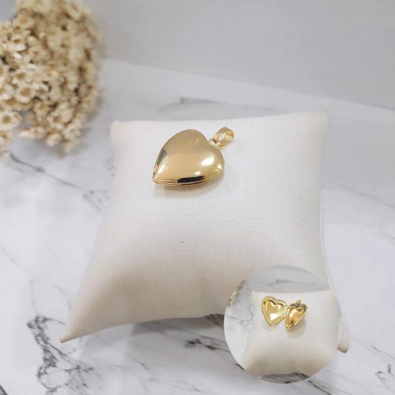 Pingente relicario coracao liso abaulado  3cm  banhado a ouro 18K