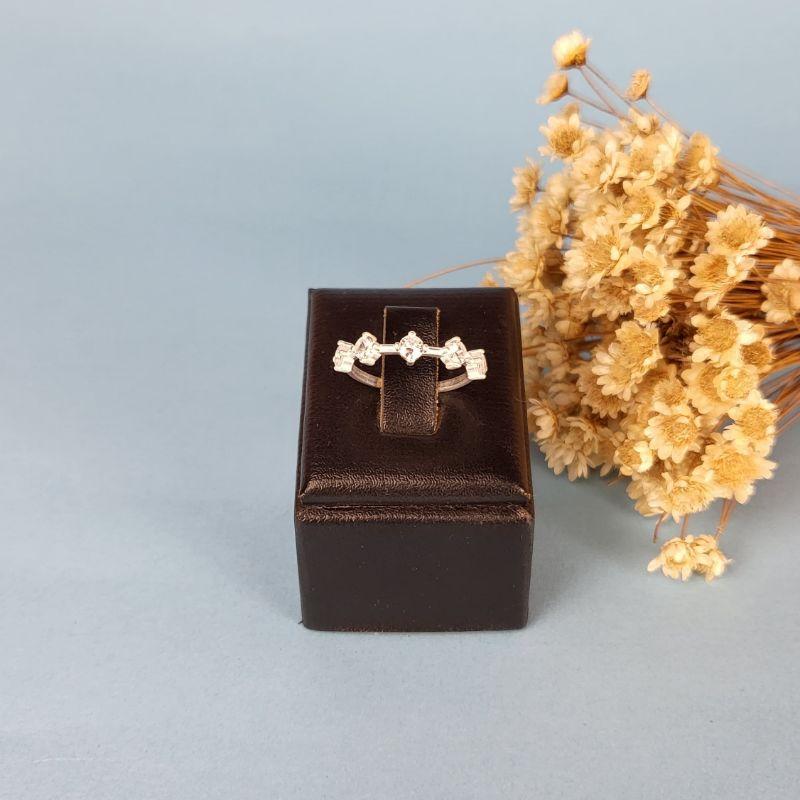 Anel aro fino com 5 pedras cristais cravejadas prata 925