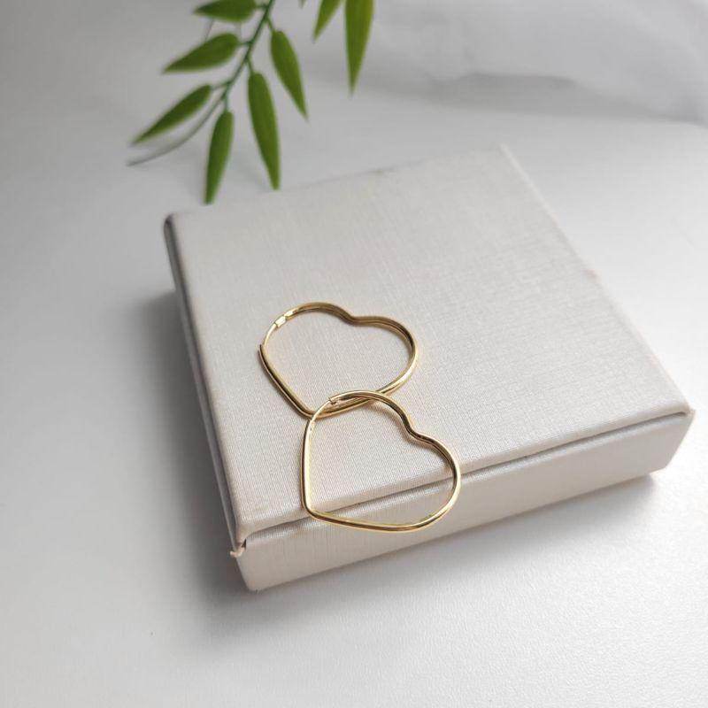 ARGOLA CORACAO FECHADA FIO REDONDO LISA 3CM BANHADO A OURO 18K