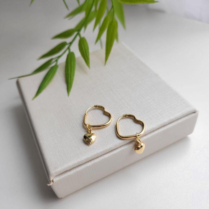 ARGOLA CORACAO PEQUENA COM PINGENTE DE CORACAO CHEIO DOURADO 2,9CM   BANHADO A OURO 18K