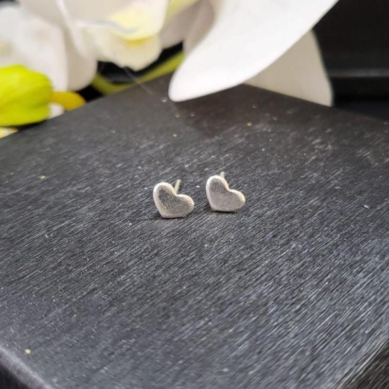 Brinco coracao chapado pequeno prata 925