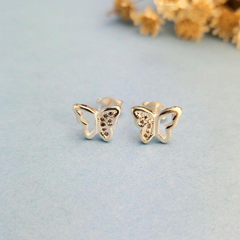 BRINCO DE PRATA 925 BORBOLETA COM UM LADO CRAVEJADO E OUTRO VAZADO