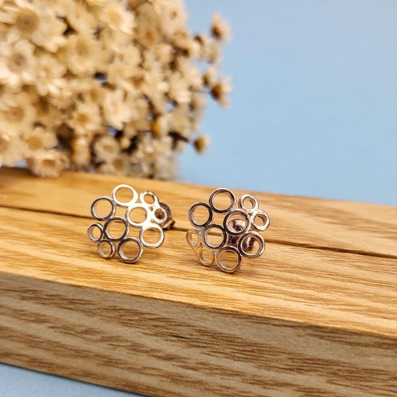 BRINCO DE PRATA 925 COM DEZ ELOS REDONDOS PEQUENOS VAZADOS