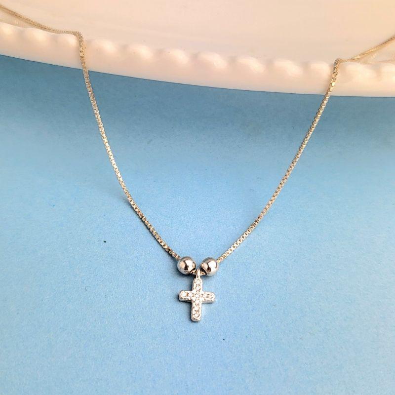 CHOKER DE PRATA 925 VENEZIANA COM DUAS BOLAS E PINGENTE CRUZ CRAVEJADA TAM32CM