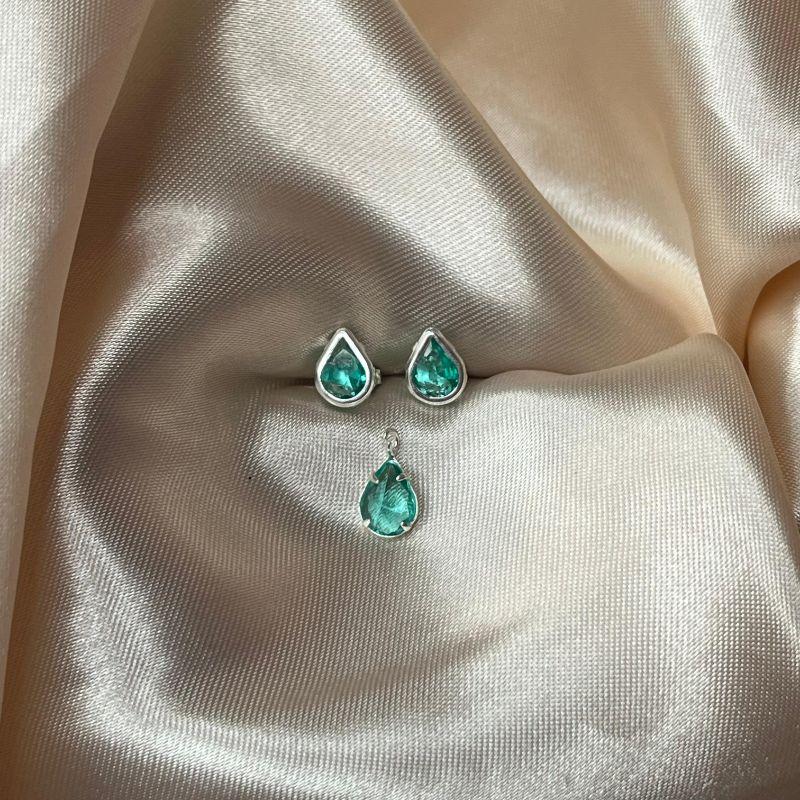 Conjunto brinco e pingente na pedra formato gota na cor azul tiffany prata 925