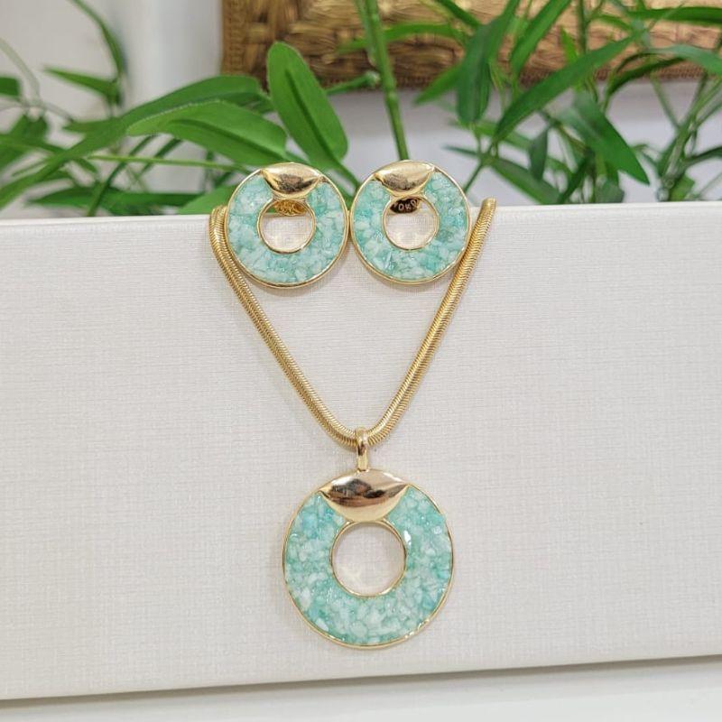 Conjunto na corrente salamandra pedras naturais redondas com furo no meio amazonita verde banhado a ouro 18K TAM45CM