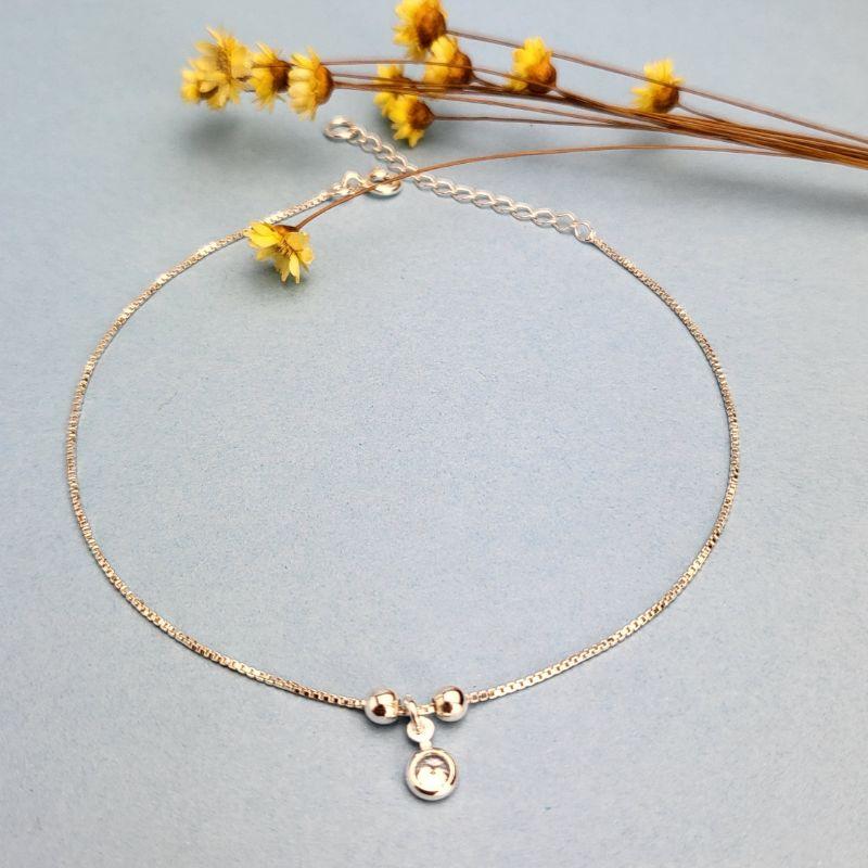 TORNOZELEIRA DE PRATA 925 VENEZIANA COM 2 BOLINHAS PEQUENAS E PINGENTE PONTO DE LUZ TAM25CM