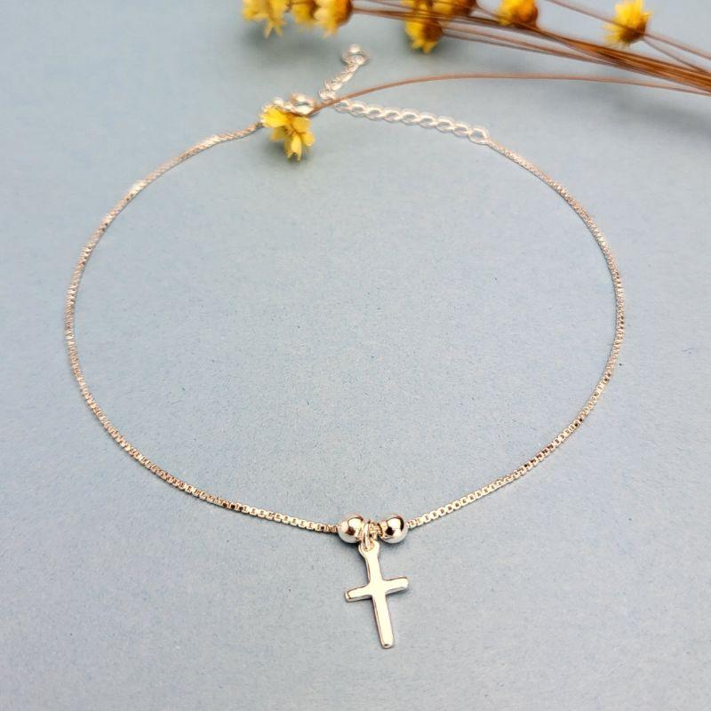 TORNOZELEIRA DE PRATA VENEZIANA COM DUAS BOLINHAS E PINGENTE CRUZ