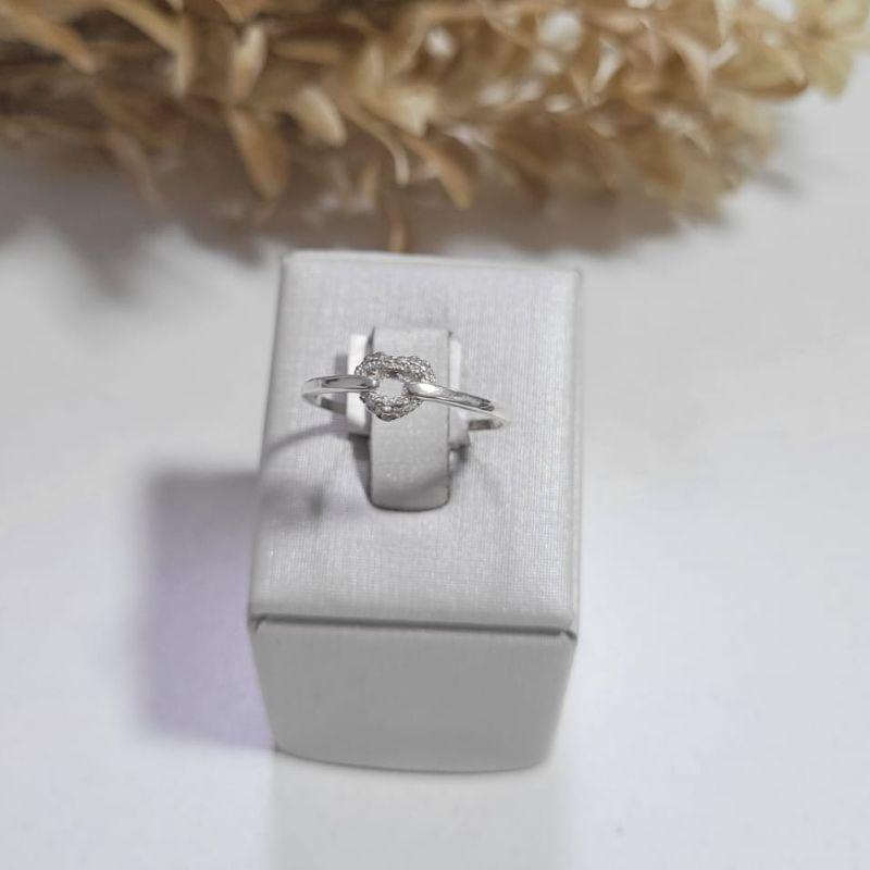 Anel com mini coracao vazado cravejado prata 925