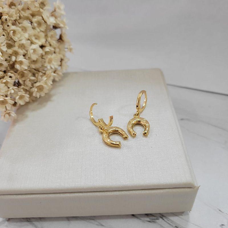 Argola com Pingente ferradura pequena dupla