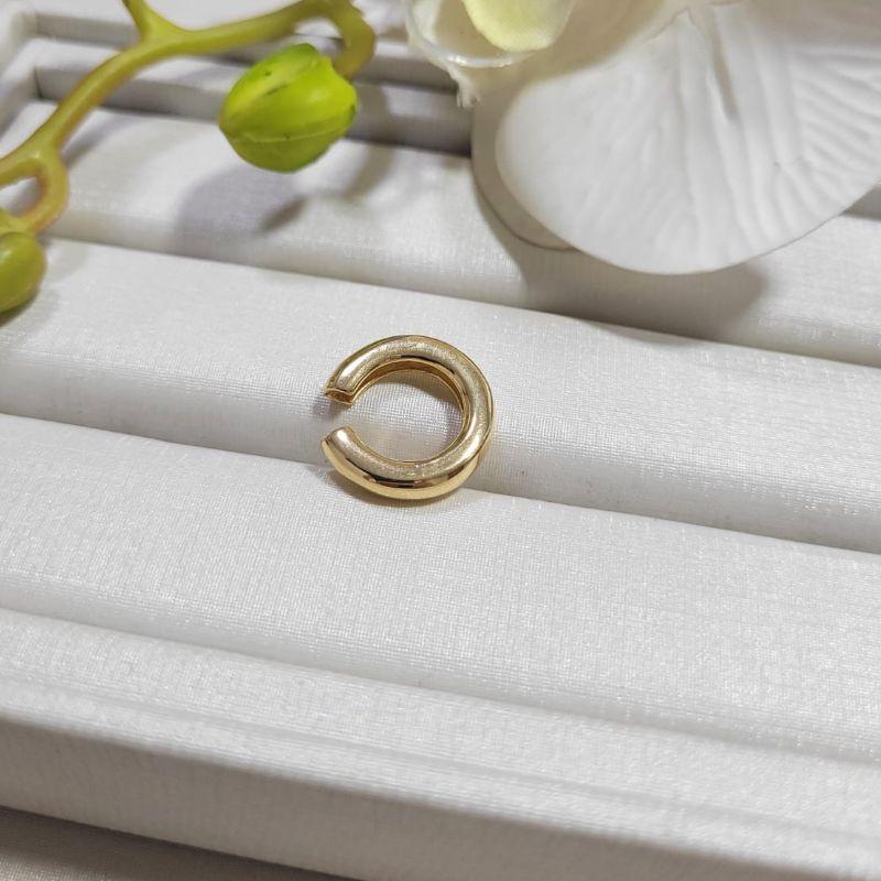 BRINCO FAKE CANINHO REDONDO BANHADO A OURO 18K