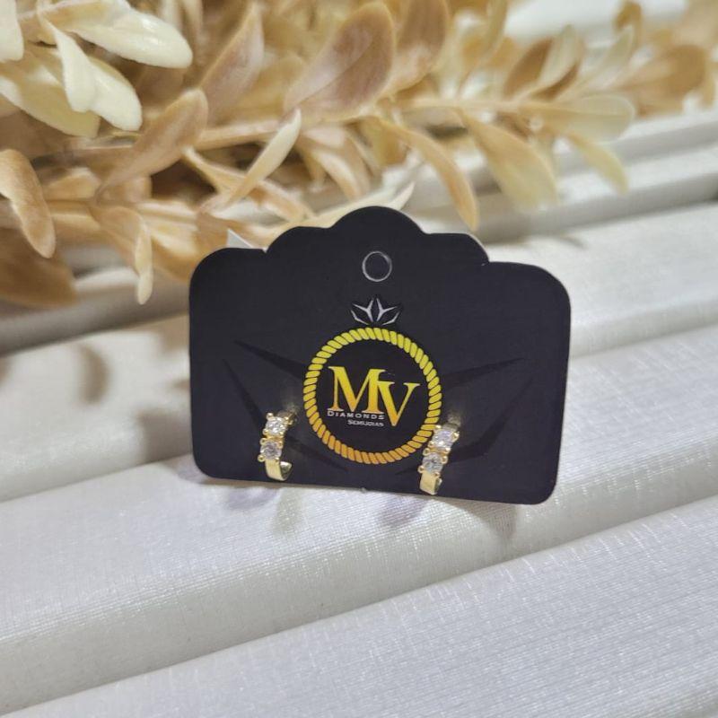 BRINCO MINI ARGOLINHA COM 2 PONTO DE LUZ NO MEIO BANHADO A OURO 18K