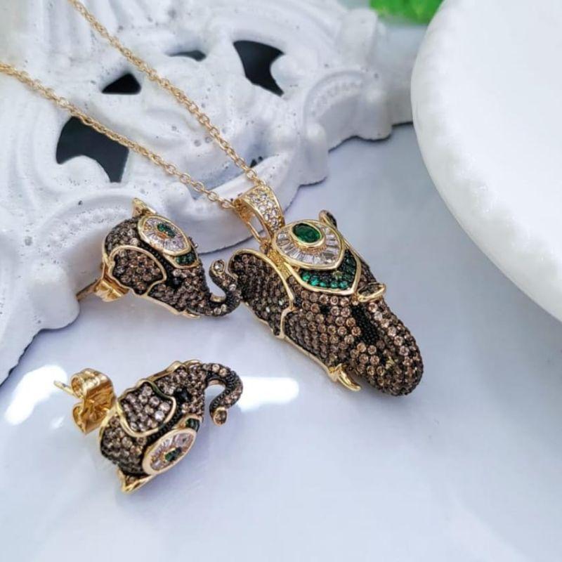 CONJUNTO DE LUXO ELEFANTE CRAVEJADO COLEÇÃO SAVANA BANHADO A OURO 18K TAM40CM