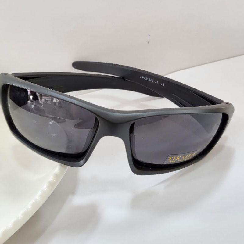 Oculos masculino modelo mascara  armacao preta