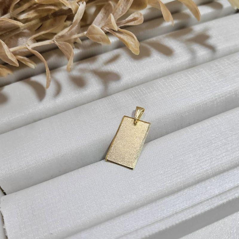PINGENTE DIAMANTADO CHAPA RETANGULAR FOSCA BANHADO A OURO 18K