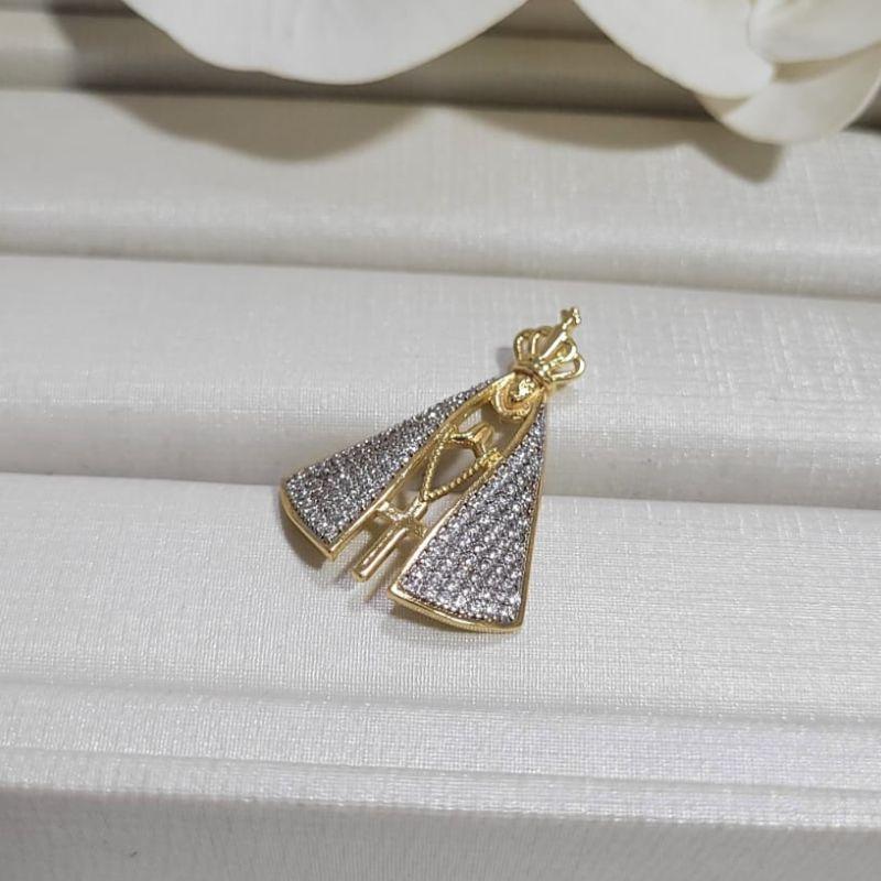 PINGENTE NOSSA SENHORA APARECIDA CRAVEJADO BANHADO A OURO 18K